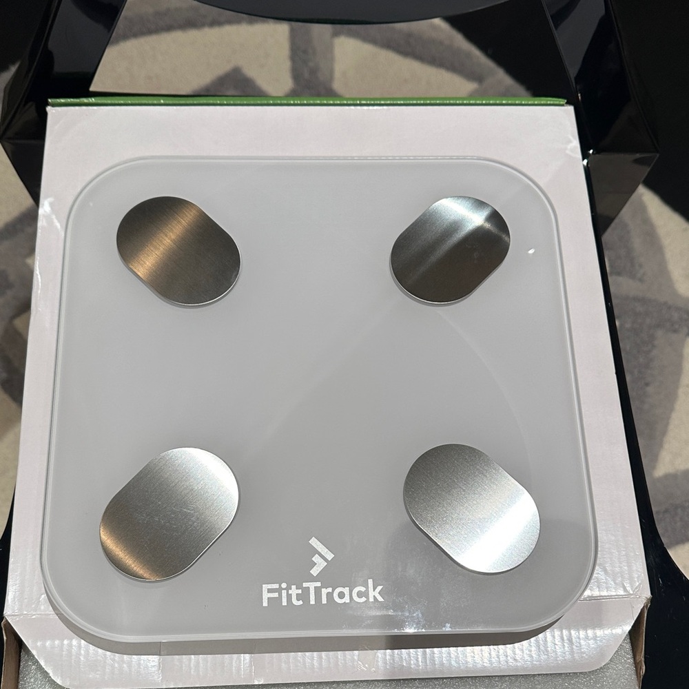 White Smart Scale - Picture 3 of 4